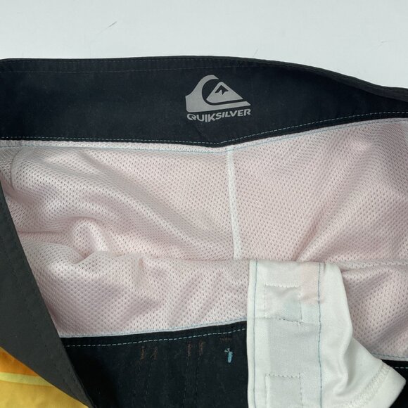 Quiksilver Boardshorts Men’s 34 Swim Trunks Striped Colorblock Poly Stretch - Picture 6 of 11